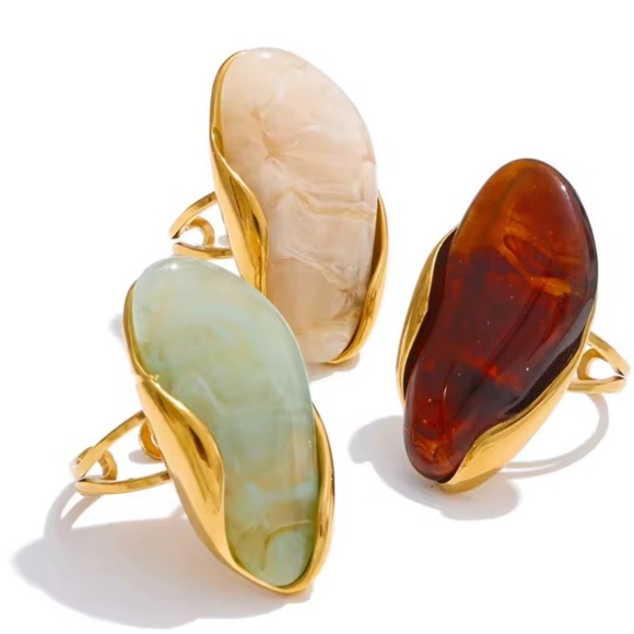 Seafoam Green Stone Gold Ring - Picture 3 of 5